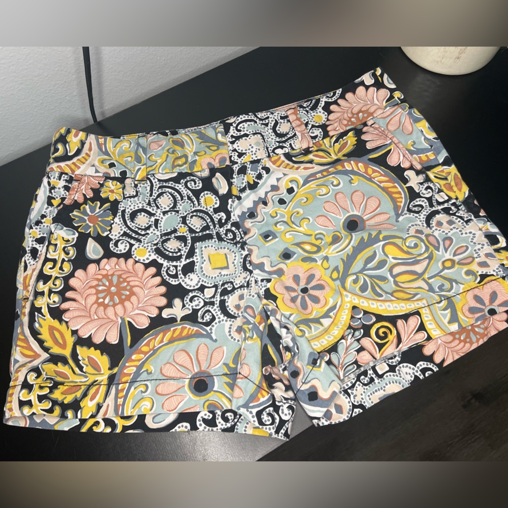 LOFT outlet 4” shorts paisley floral